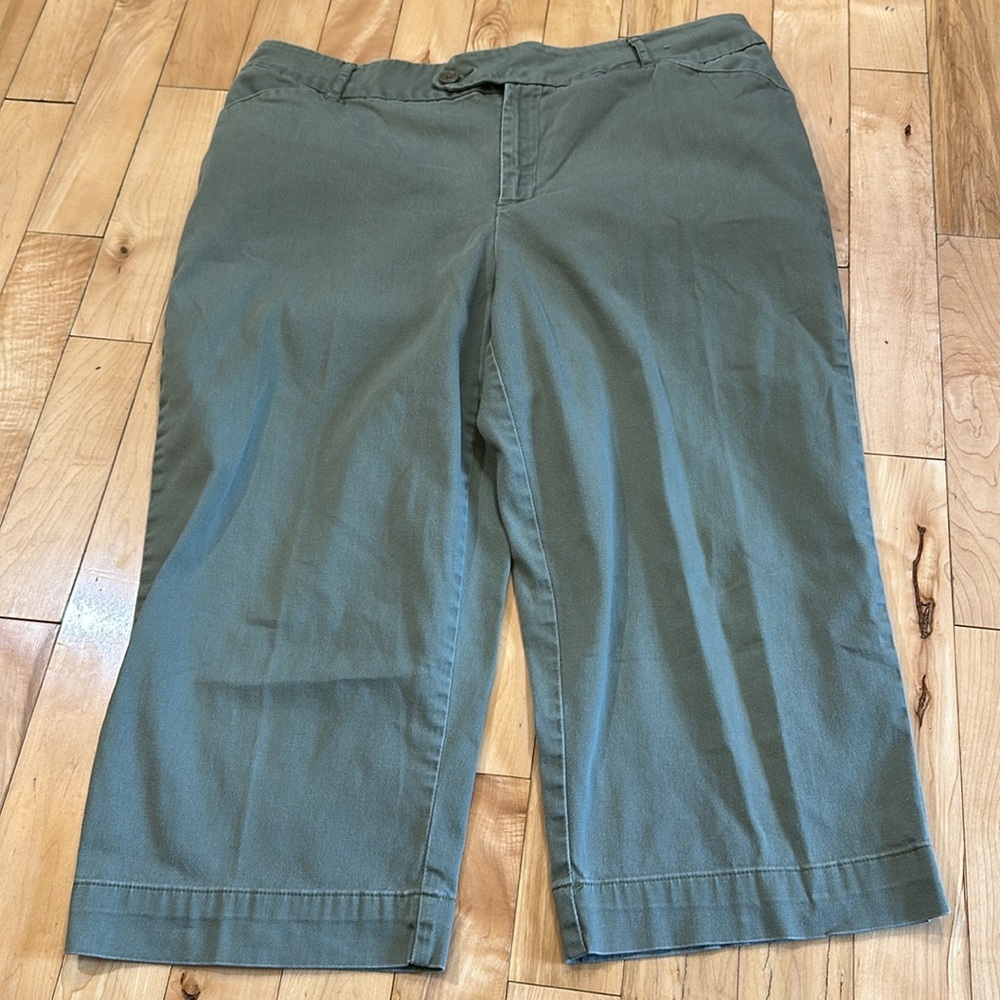 St John’s Bay Capris